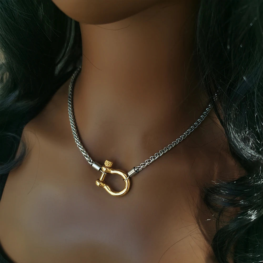 Vi Lok Necklace