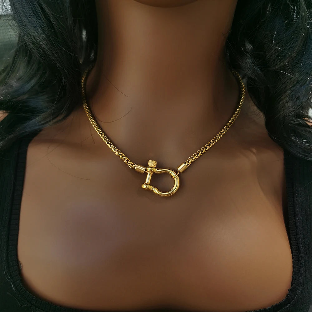 Vi Lok Necklace