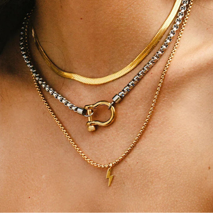 Vi Lok Necklace