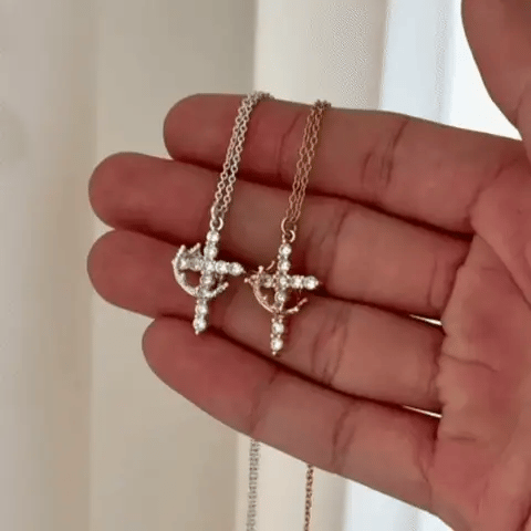 Cross et Crown Necklace